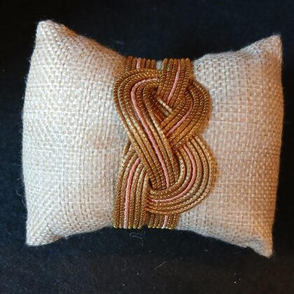 Bracciale rigido oro vegetale capim dourado  oro e filo rosa